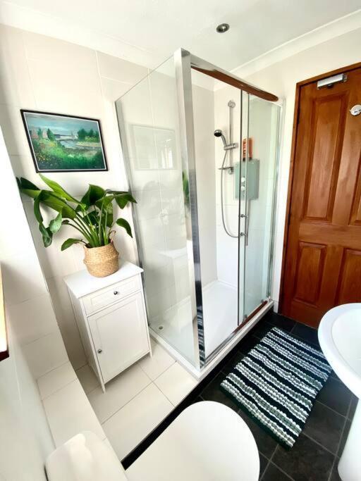 Apartment With Parking, Close To The Raigmore Hospital Inverness Kültér fotó