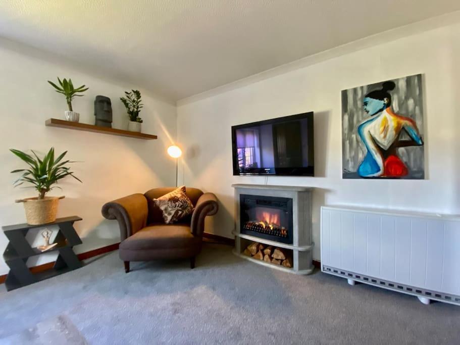 Apartment With Parking, Close To The Raigmore Hospital Inverness Kültér fotó