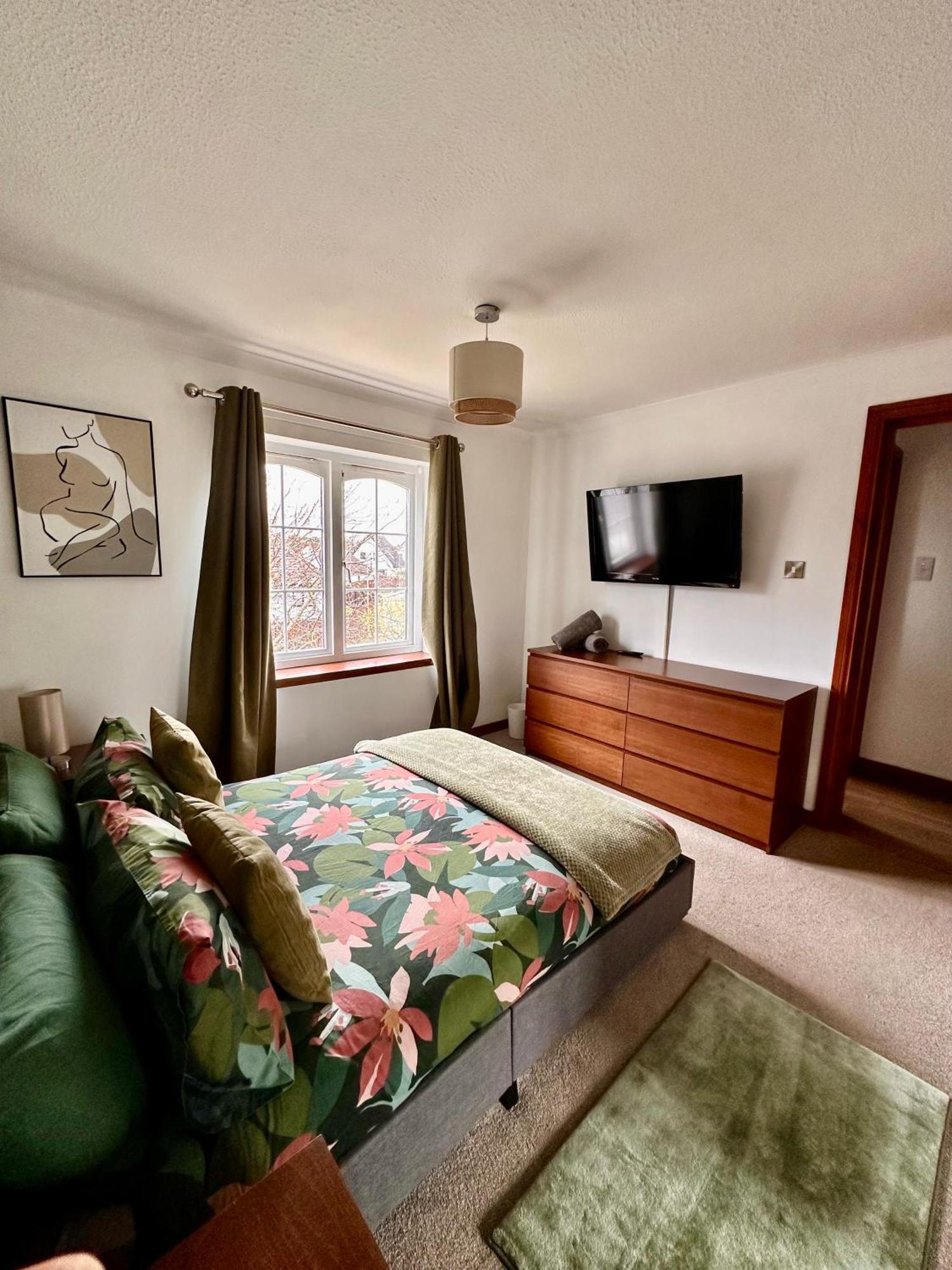 Apartment With Parking, Close To The Raigmore Hospital Inverness Kültér fotó